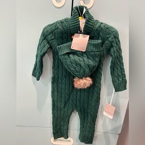 NWT Tahari Unisex Green Cable Knit Romper with Hat